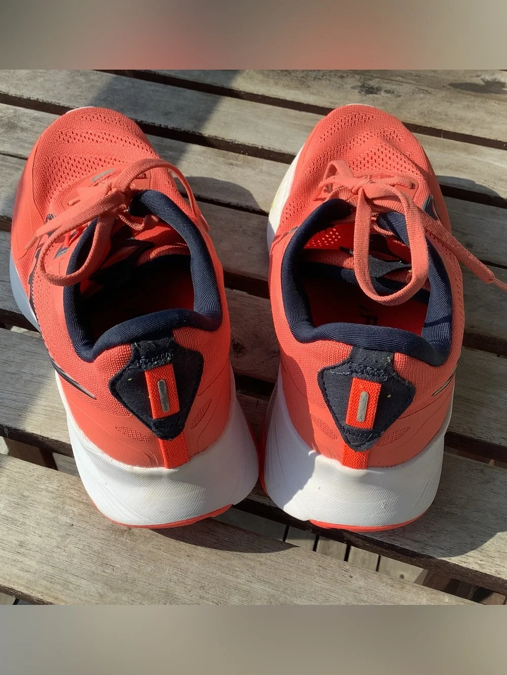 Saucony Guide 15 Running Shoes in Sunstone/Night - Women’s Sz 8 - EUC